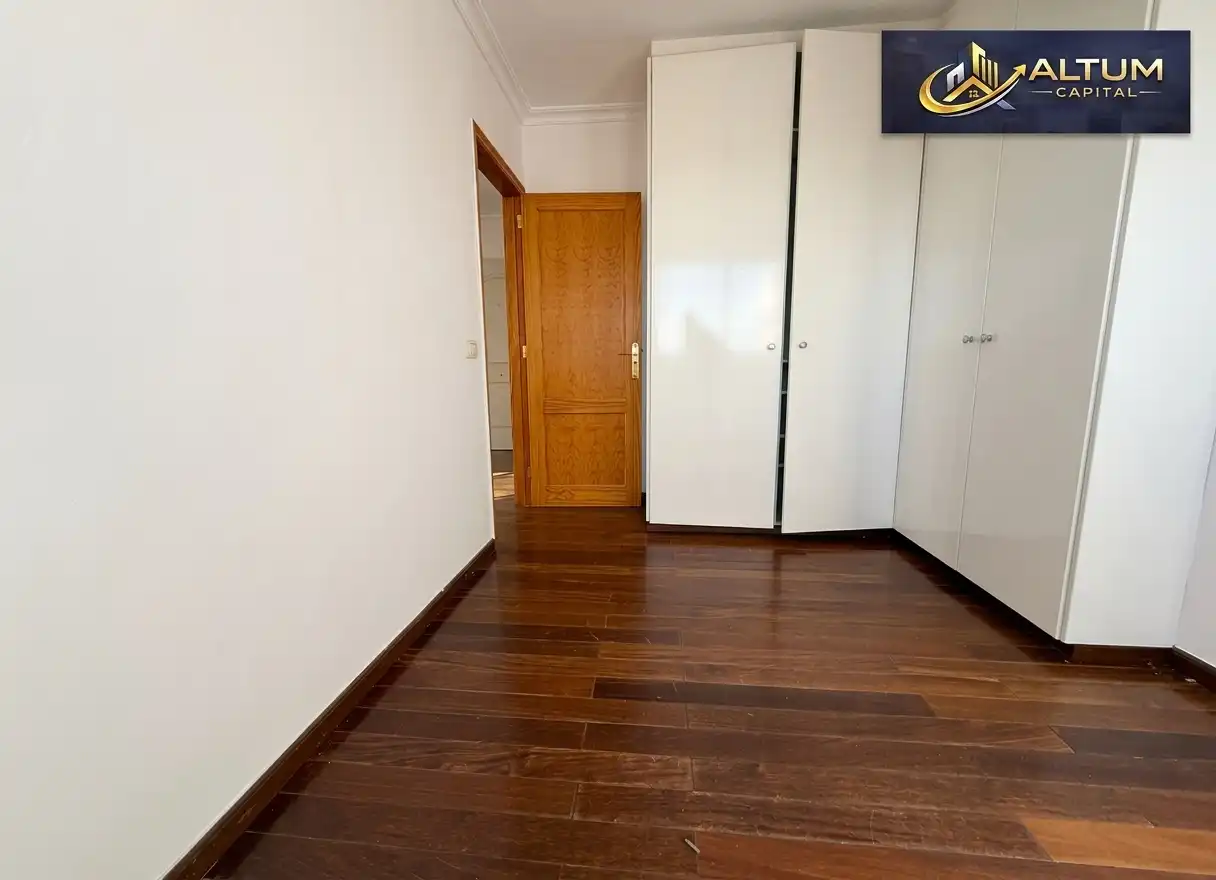 Flat for sale in Arona  with TV and Alarm