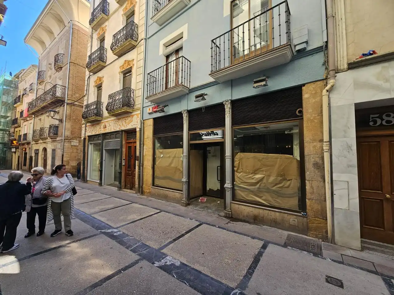 Locale commerciale in affitto a Mayor, imagen 2
