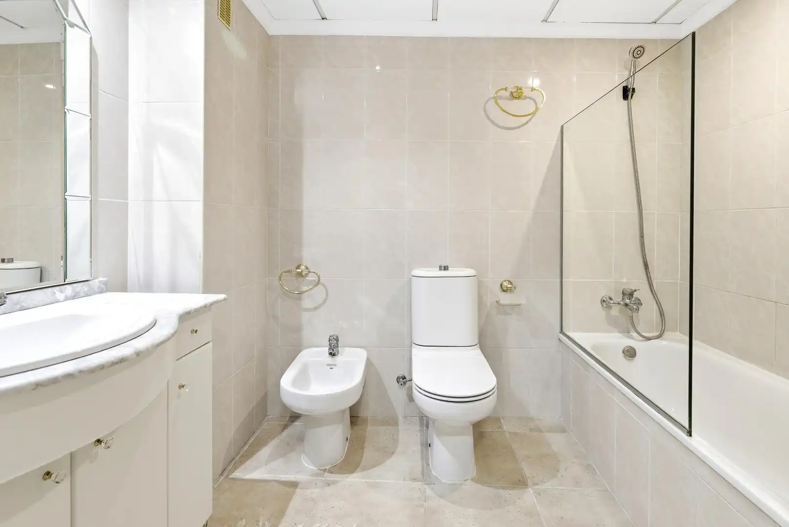 Baño de Casa adosada en venta en Xàtiva con Aire acondicionado, Terraza y Trastero