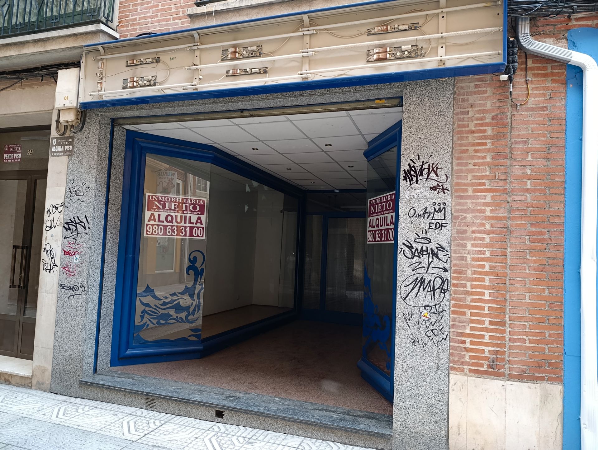 Local de lloguer a Calle de Francos, 25