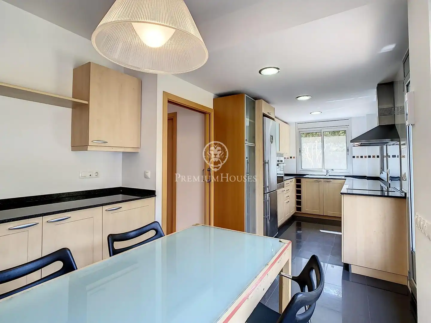 Cocina de Casa adosada en venta en Arenys de Munt con Aire acondicionado, Calefacción y Jardín privado