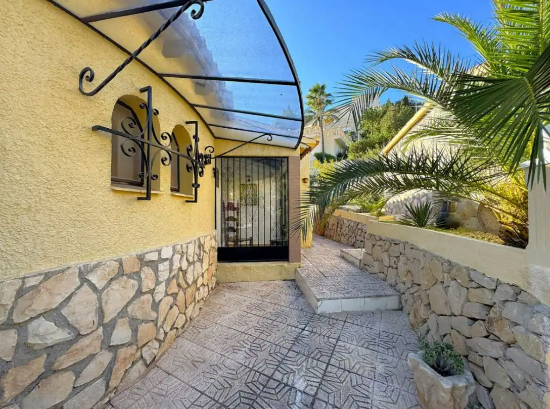 Haus oder Chalet zum Verkauf in Calpe / Calp mit Klimaanlage, Heizung und Privatgarten