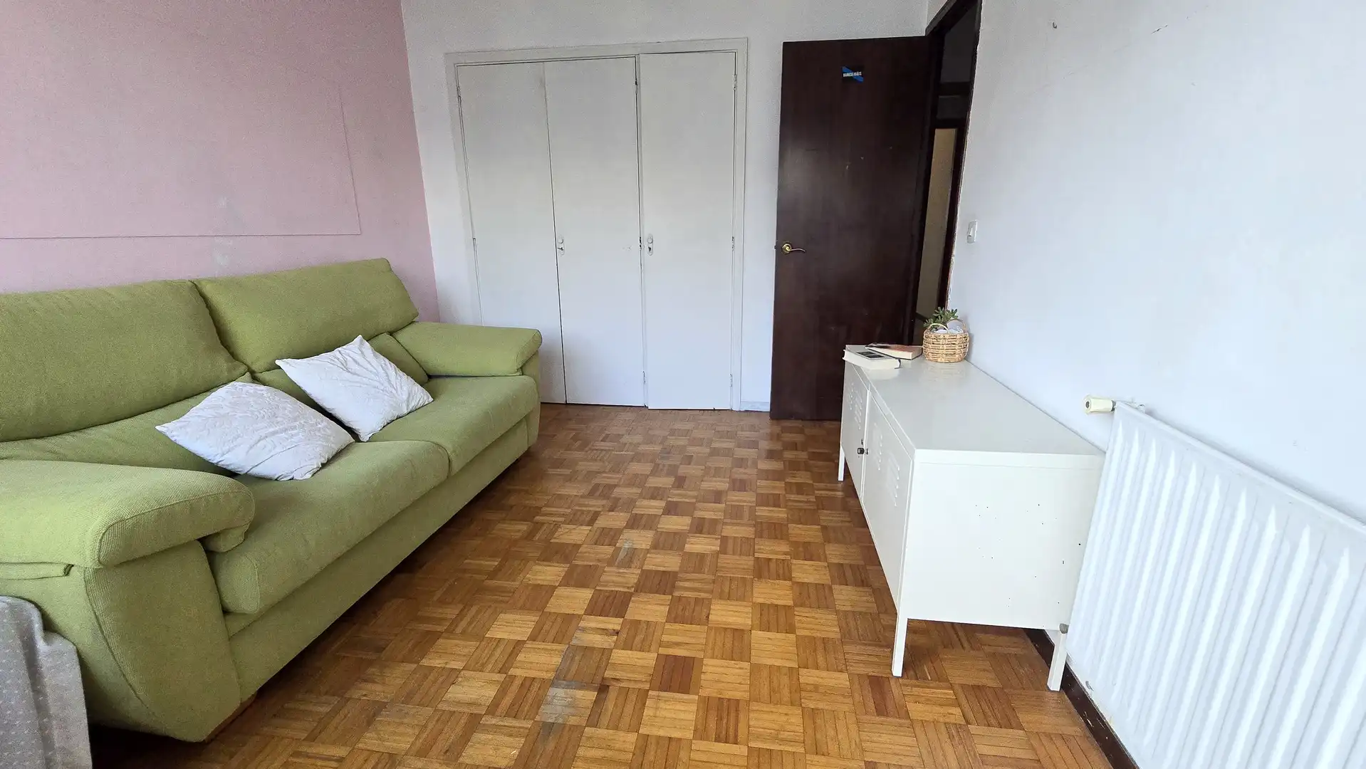 Wohnzimmer von Wohnung zum Verkauf in Vigo  mit Heizung, Parkett und Abstellraum