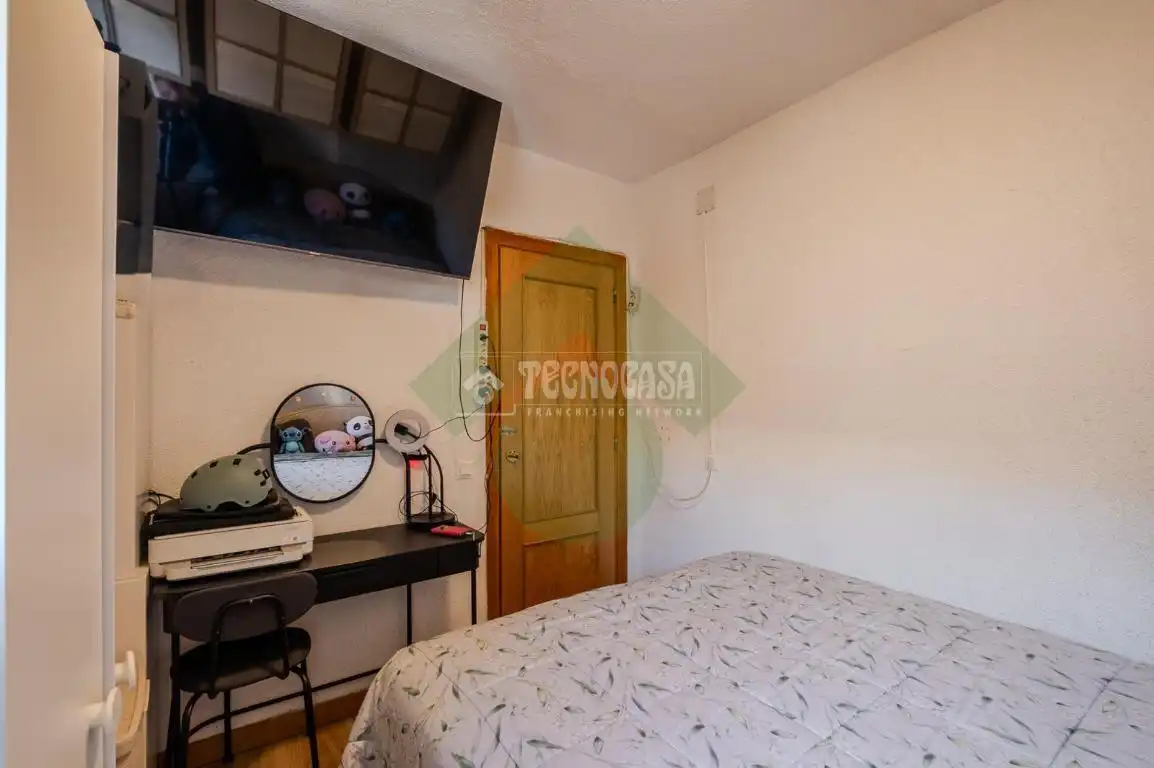 Bedroom of Flat for sale in Madrid  with Air Conditioner and Balcony
