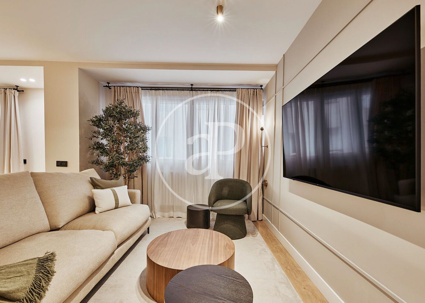 Living room of Flat for sale in  Madrid Capital  with Air Conditioner, Heating and Terrace