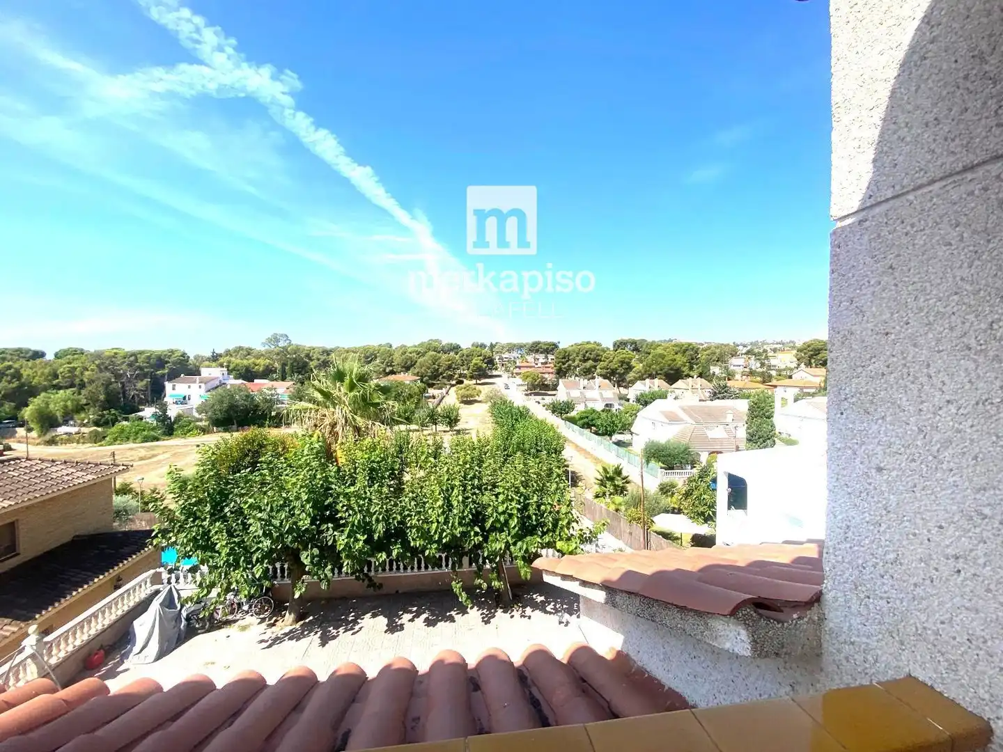 Vista exterior de Casa o xalet en venda en Cunit amb Jardí privat, Terrassa i Traster