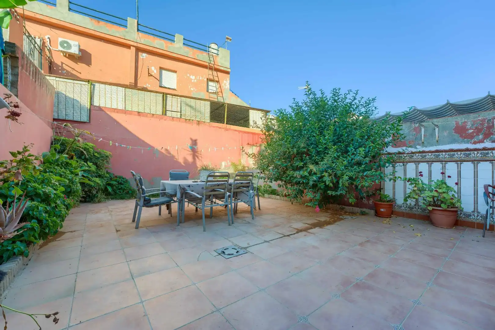 Terrasse von Einfamilien-Reihenhaus zum Verkauf in Bormujos