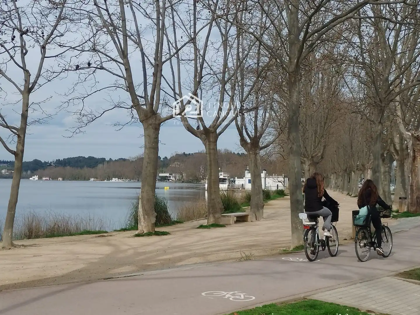 Vista exterior de Casa o xalet en venda en Banyoles amb Calefacció, Terrassa i Traster