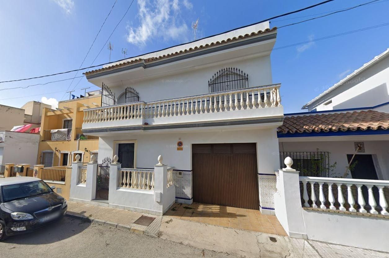 Single-family semi-detached for sale in  DIEGO DE ALMAGRO, Avenida de Rota