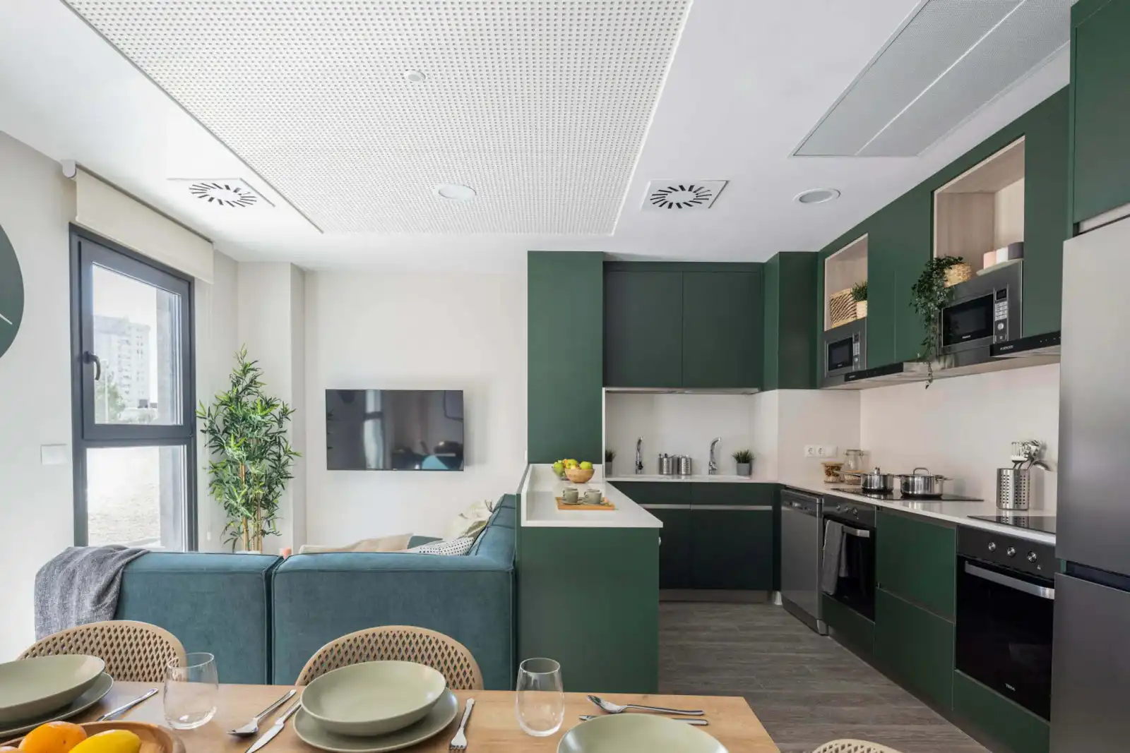 Kitchen of Flat for share in Bellavista - La Palmera