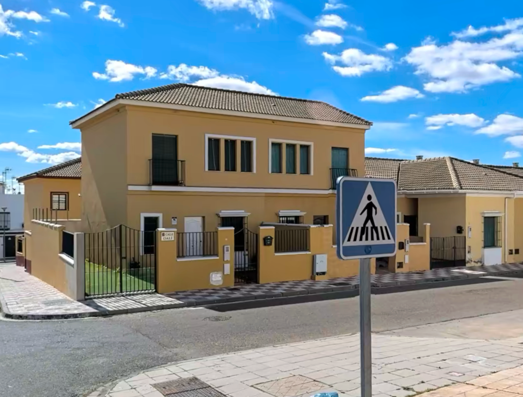 Exterior view of Single-family semi-detached for sale in Burguillos