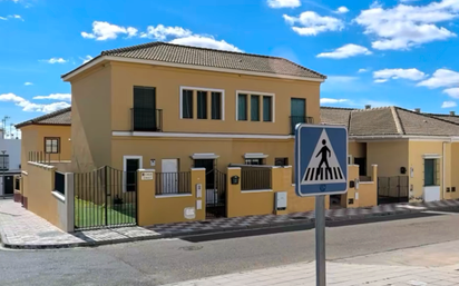 Exterior view of Single-family semi-detached for sale in Burguillos