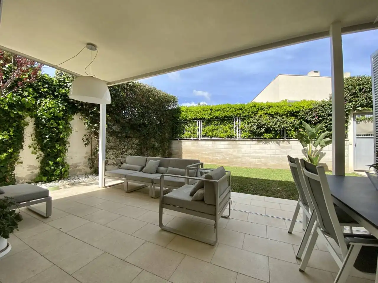 Terrasse von Einfamilien-Reihenhaus zur Miete in Ponent