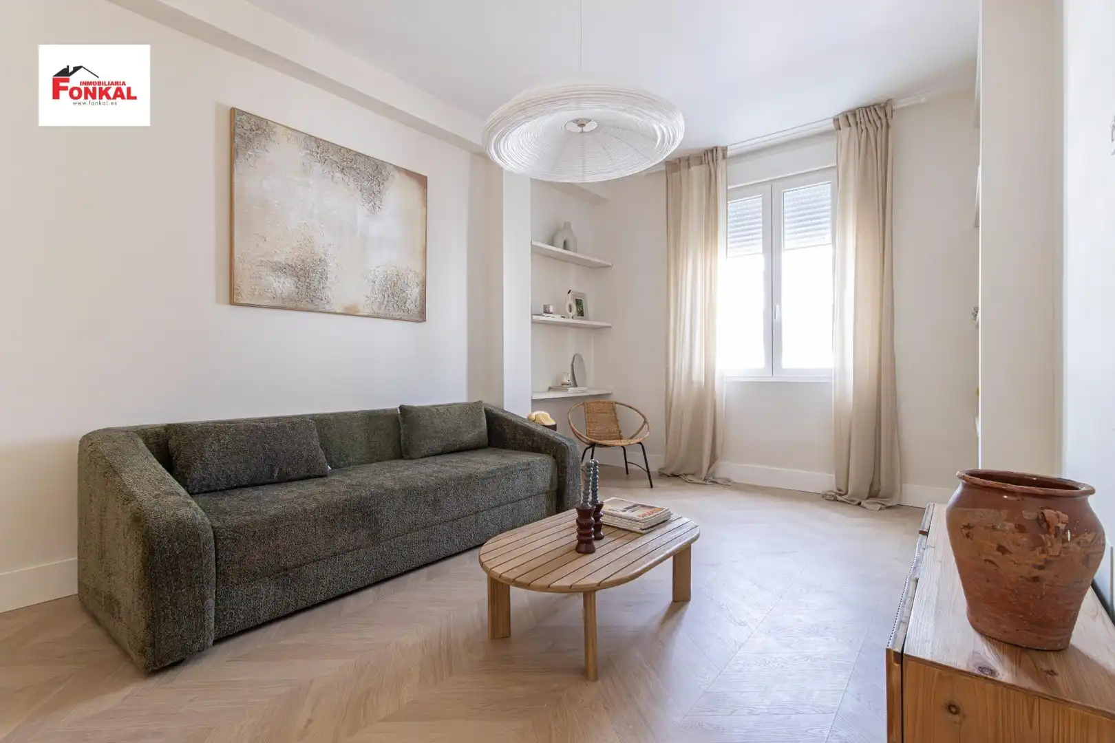 Living room of Flat for sale in Jerez de la Frontera  with Parquet flooring, Storage room and Furnished