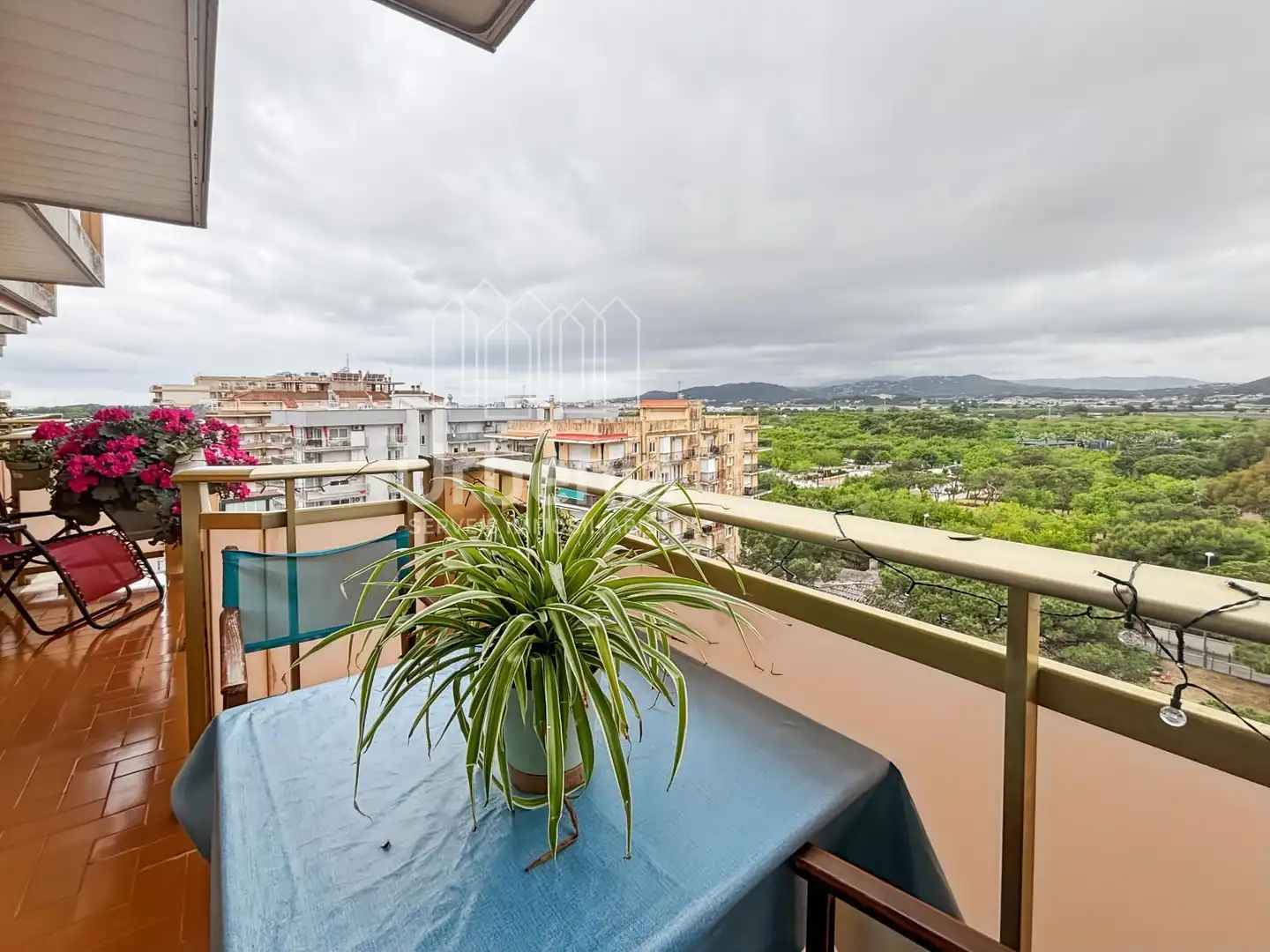 Terrasse von Wohnung zum Verkauf in Blanes mit Terrasse, Schwimmbad und Möbliert