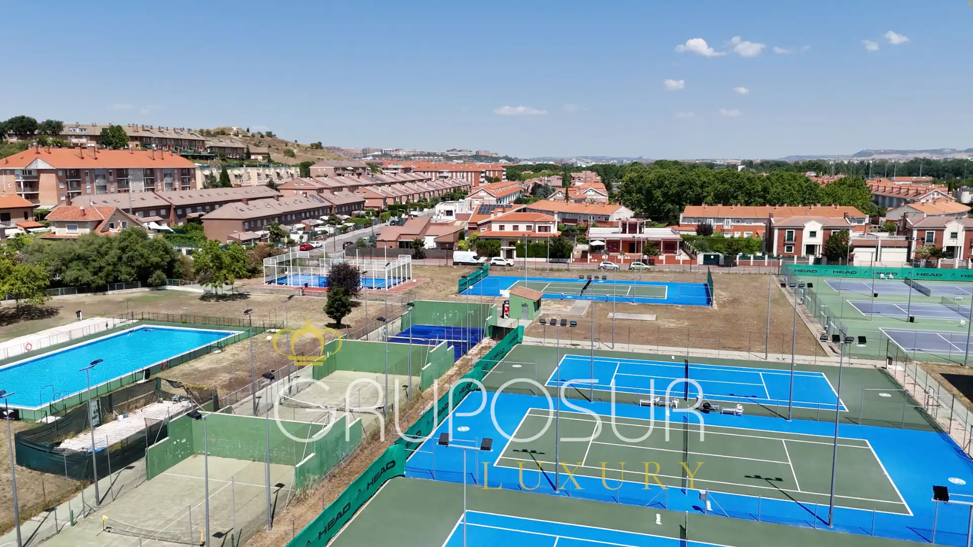 Vista exterior de Casa adosada en venta en Arroyo de la Encomienda con Calefacción, Jardín privado y Parquet
