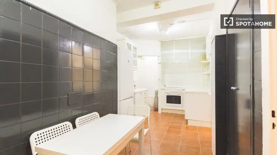 Küche von Wohnung zur untervermieten in Madrid mit Klimaanlage und Terrasse