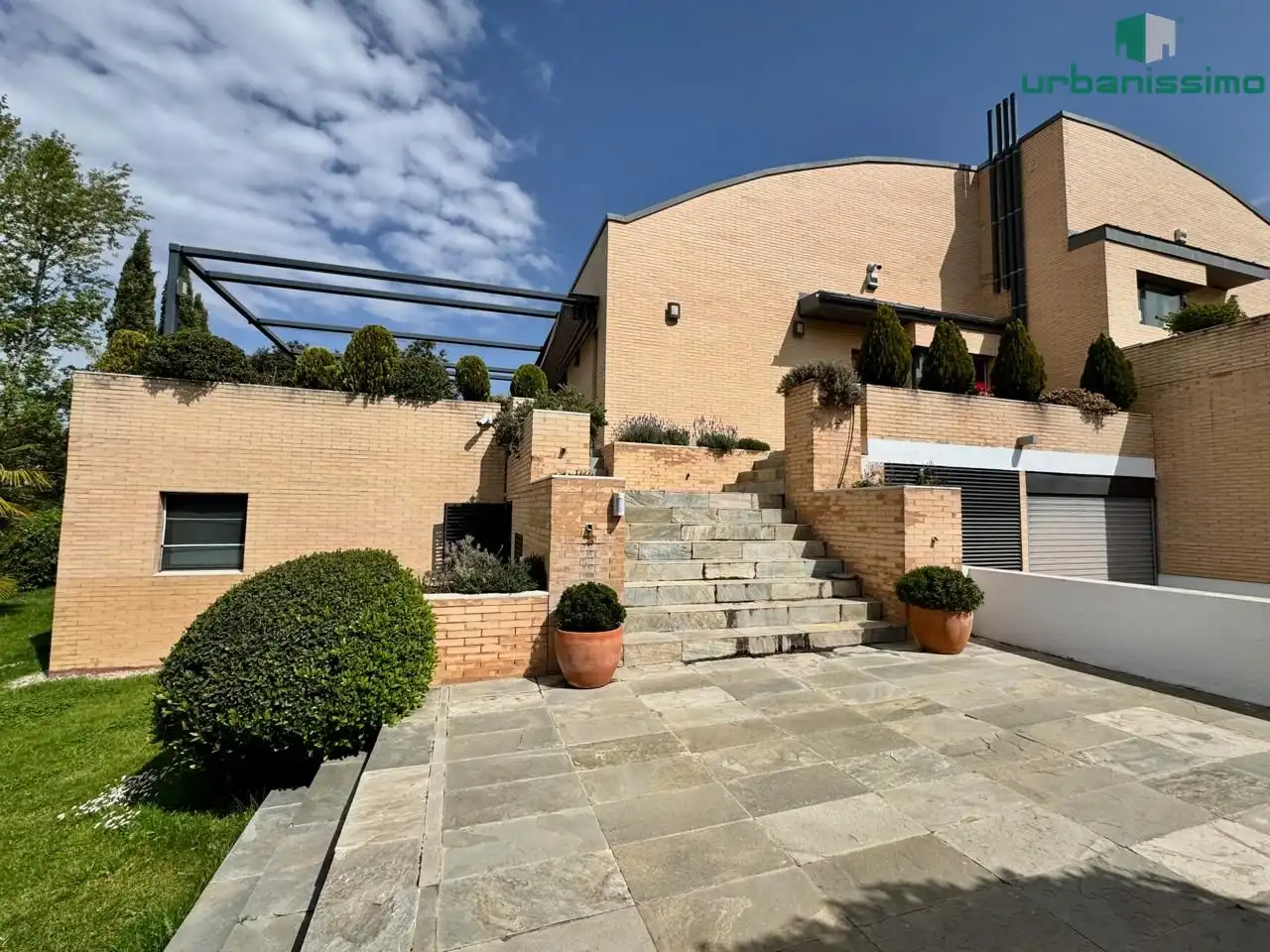 Exterior view of Detached homes for sale in Madrid  with Air Conditioner, Heating and Private garden