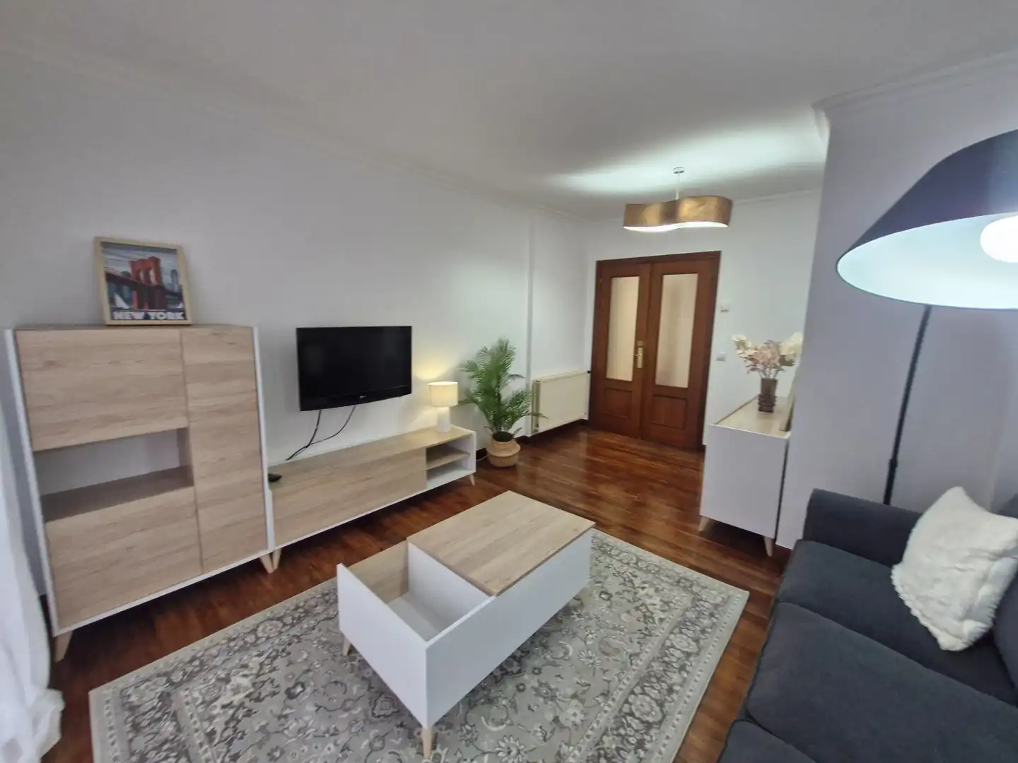 Sala de estar de Piso de alquiler en Bilbao  con Calefacción, Parquet y Amueblado