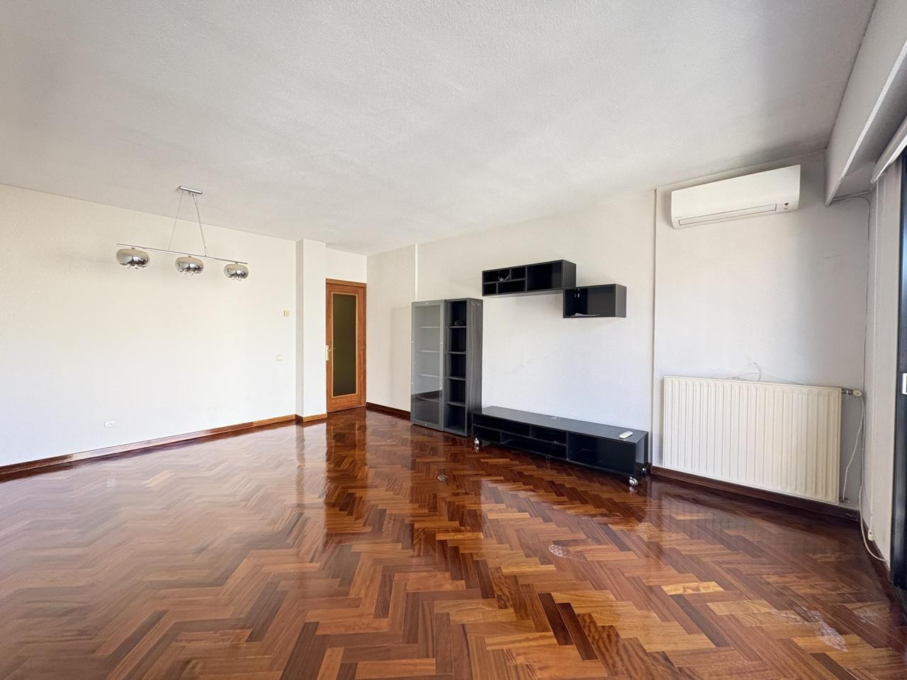 Sala d'estar de Pis de lloguer en Pozuelo de Alarcón amb Aire condicionat i Calefacció