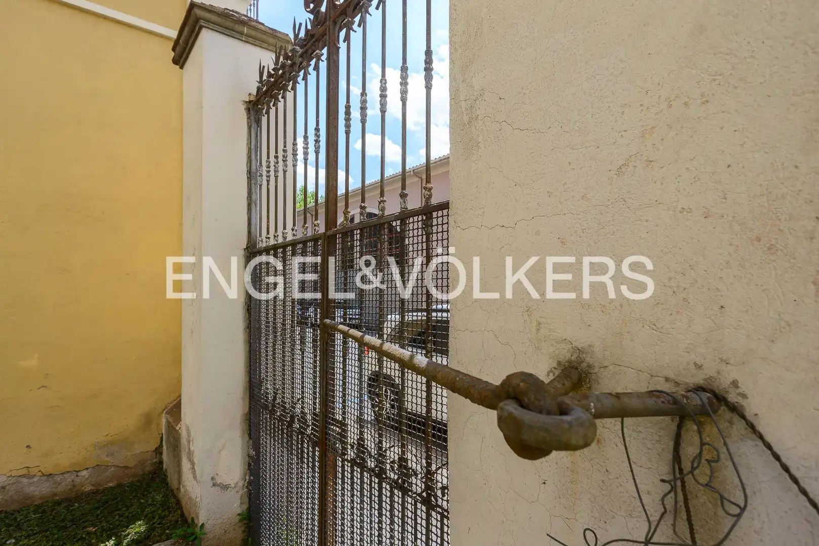 Vista exterior de Casa o chalet en venta en Olot con Calefacción, Jardín privado y Terraza