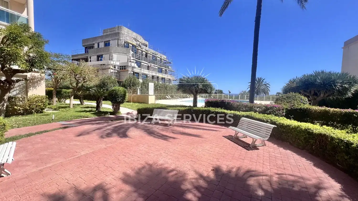 Terrassa de Pis en venda en Eivissa amb Aire condicionat, Jardí privat i Piscina