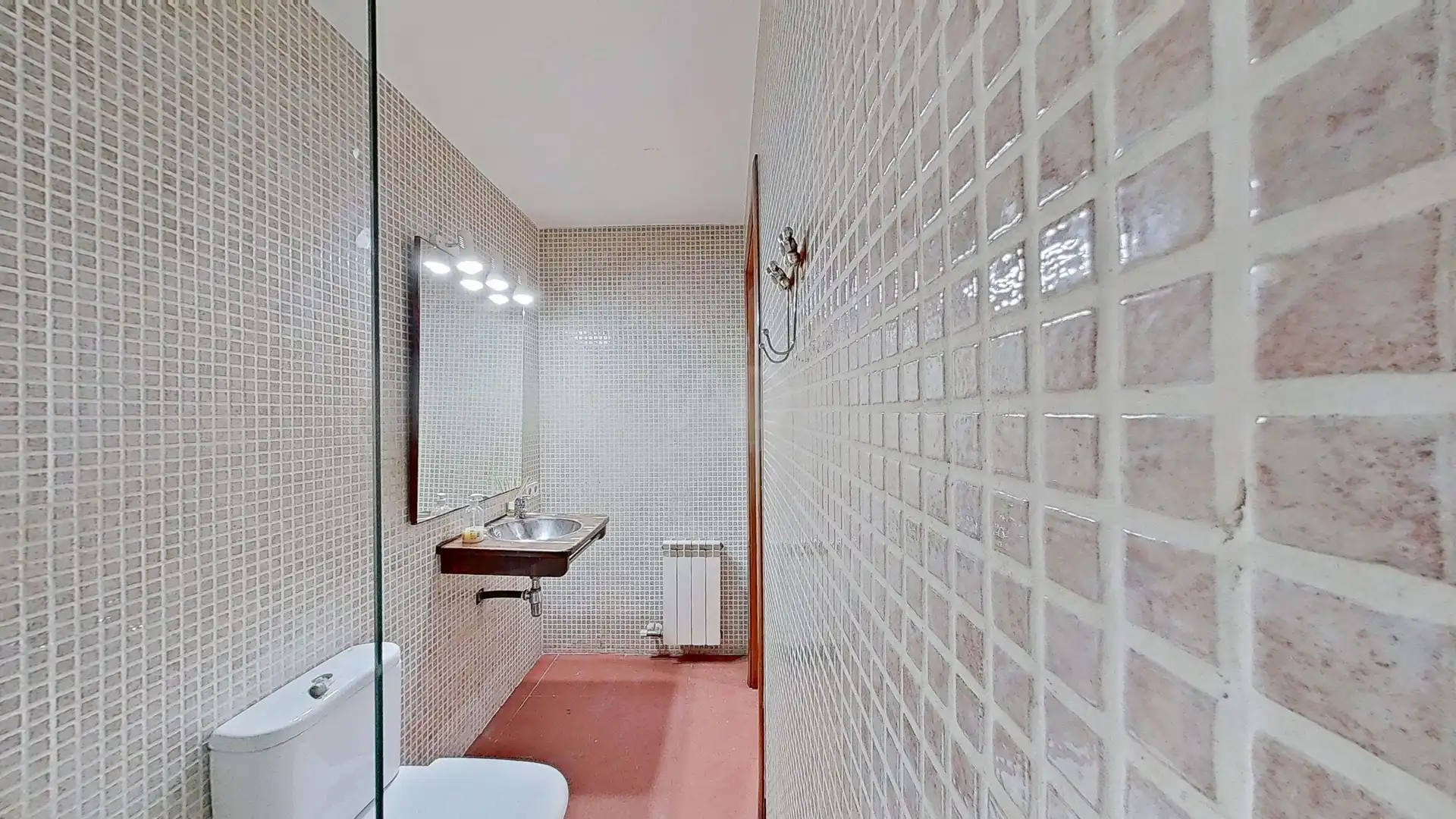 Badezimmer von Einfamilien-Reihenhaus zum Verkauf in Cervià de Les Garrigues mit Heizung und Terrasse