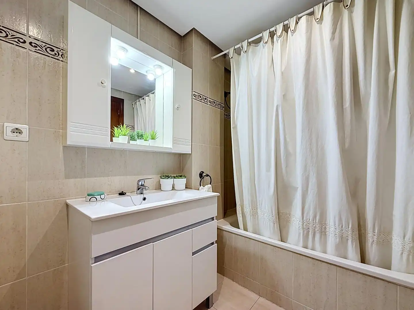 Badezimmer von Wohnung zum Verkauf in Castalla mit Heizung