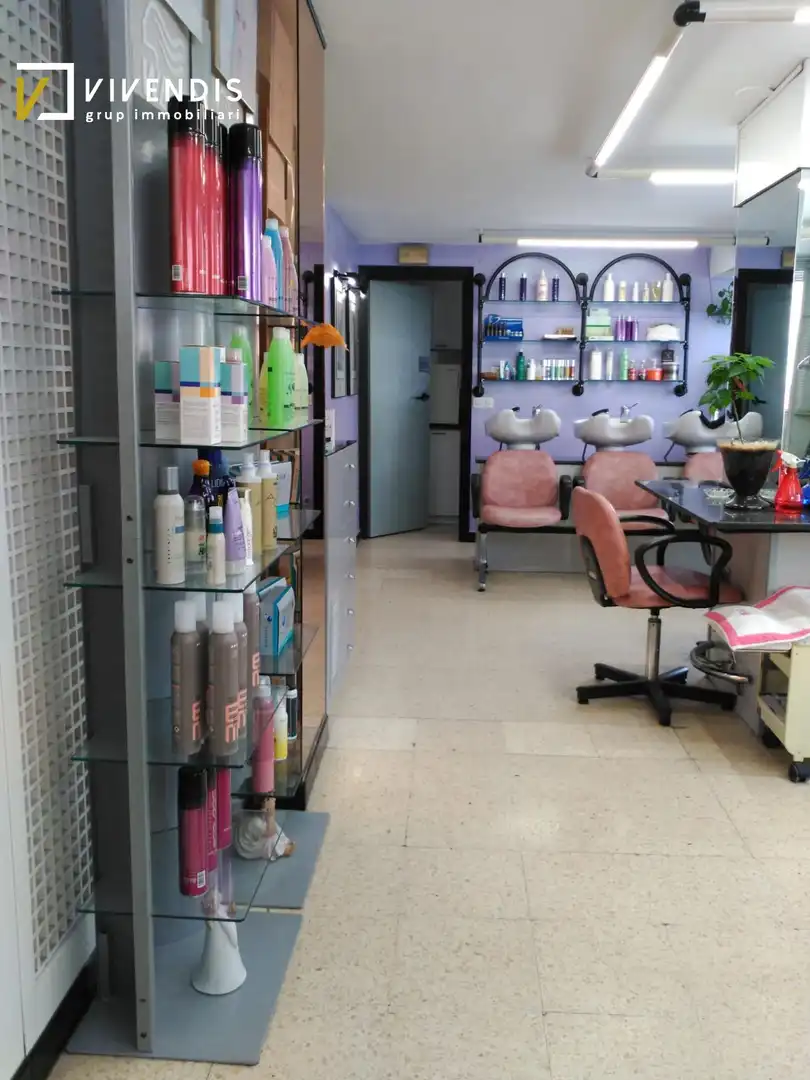 Local comercial en traspàs a Carrer Pi i Margall, imagen 4
