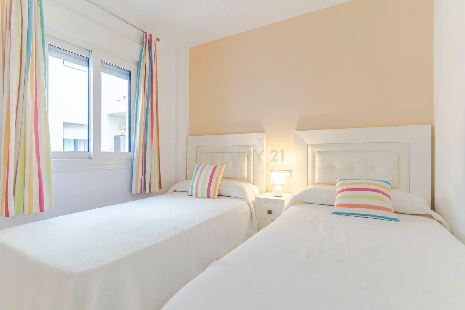 Schlafzimmer von Wohnung zum Verkauf in Manilva mit Privatgarten, Abstellraum und Gemeinschaftspool