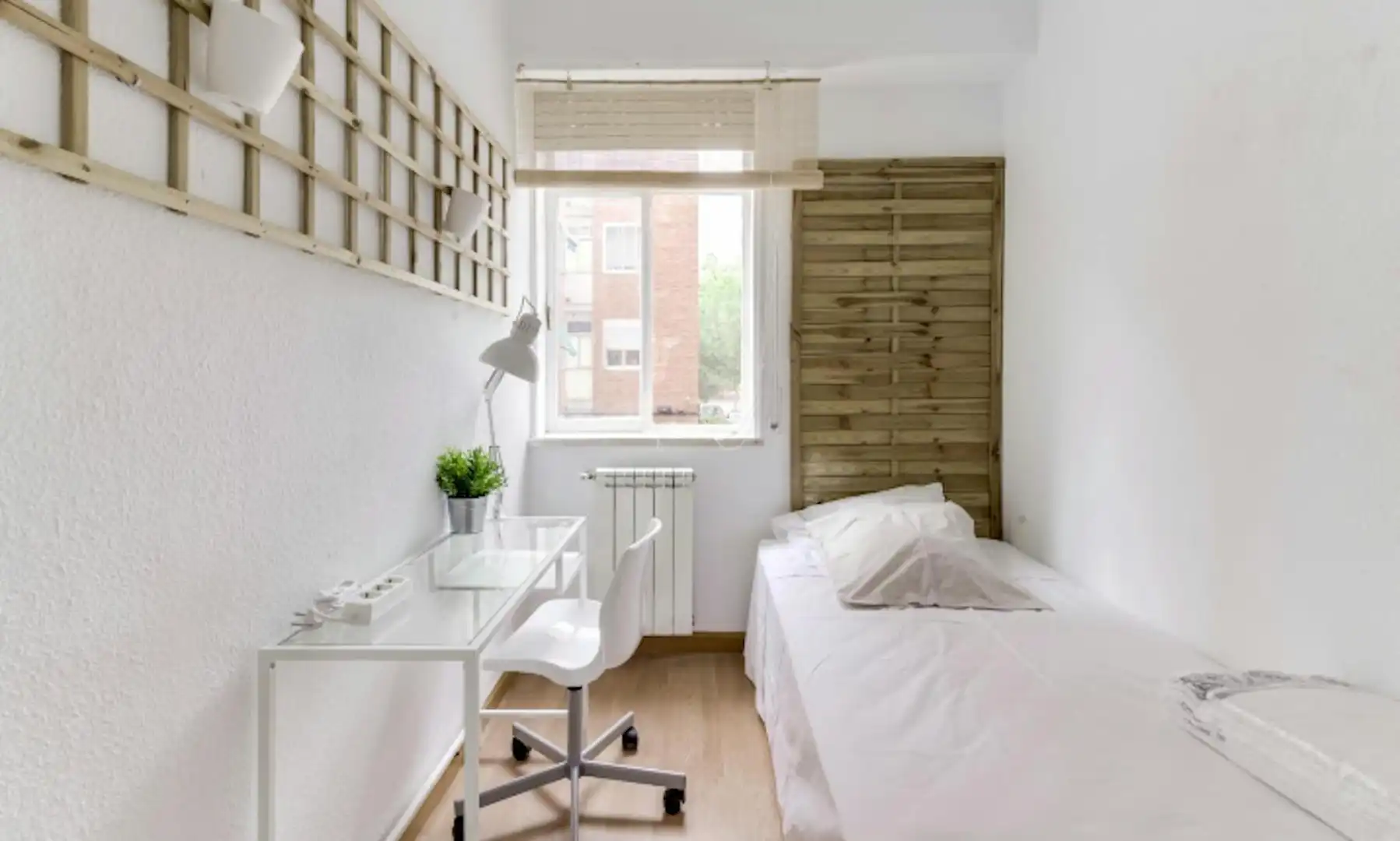 Bedroom of Flat for rent in Madrid  with Heating, Furnished and Washing machine