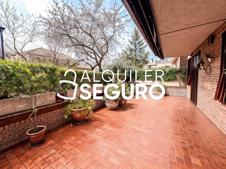 Jardí de Pis de lloguer en Tres Cantos amb Calefacció, Terrassa i Traster