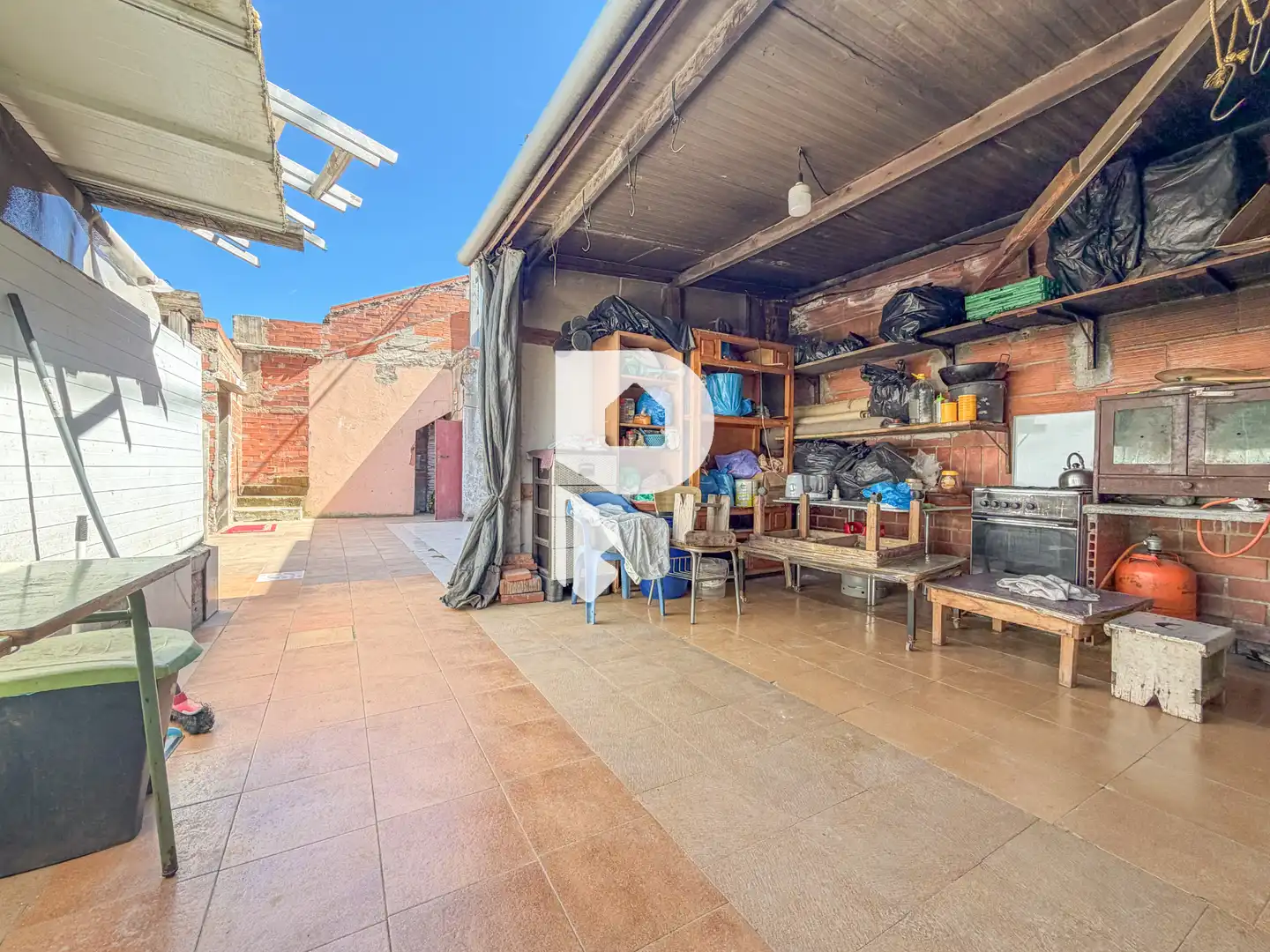 Terrasse von Haus oder Chalet zum Verkauf in Sant Vicenç Dels Horts mit Terrasse, Abstellraum und Fernseher