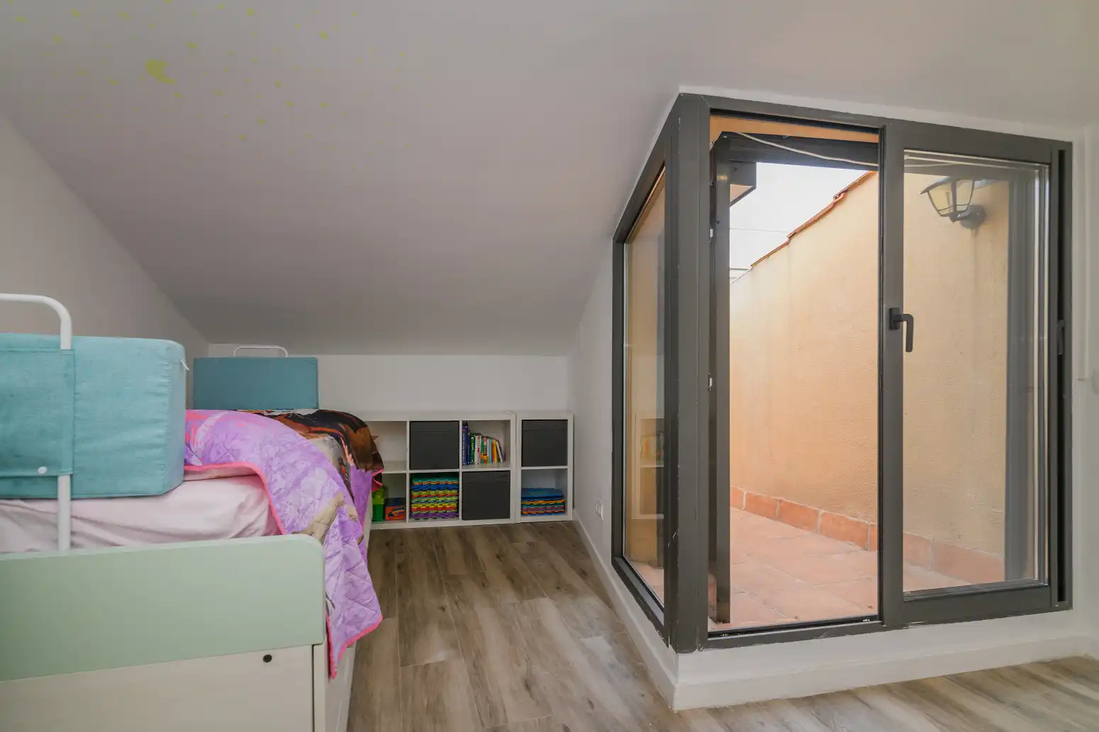 Dormitori de Pis en venda en Cornellà de Llobregat amb Aire condicionat, Calefacció i Terrassa