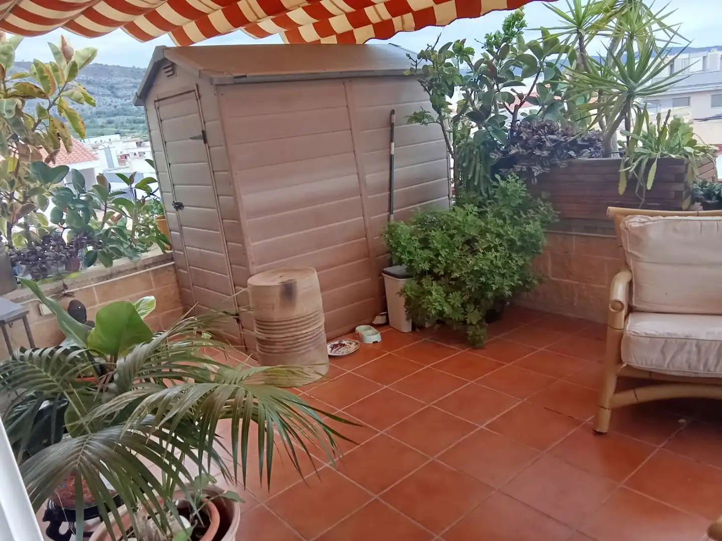 Terrasse von Maisonette zum Verkauf in Oropesa del Mar / Orpesa mit Klimaanlage, Schwimmbad und Möbliert