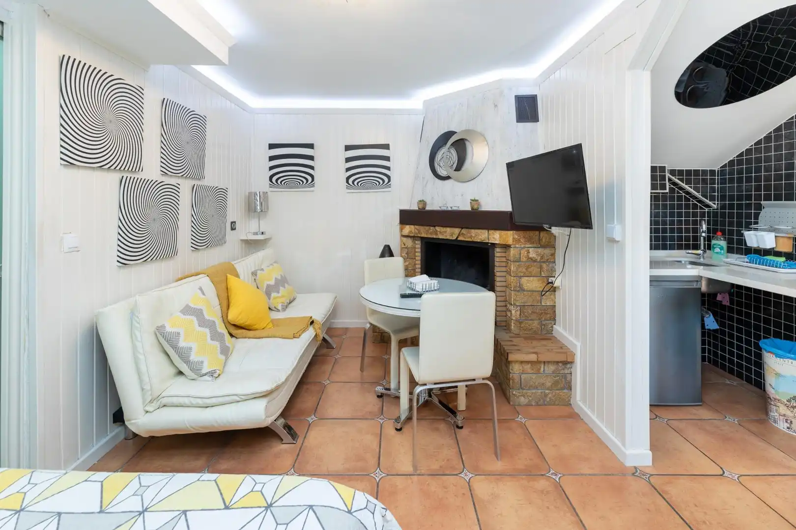 Sala d'estar de Casa o xalet en venda en Granada amb Jardí privat, Terrassa i Piscina
