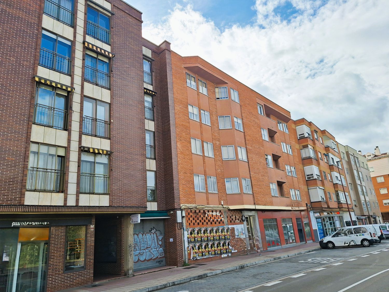 Exterior view of Flat for sale in Valladolid Capital  with Heating, Terrace and Storage room