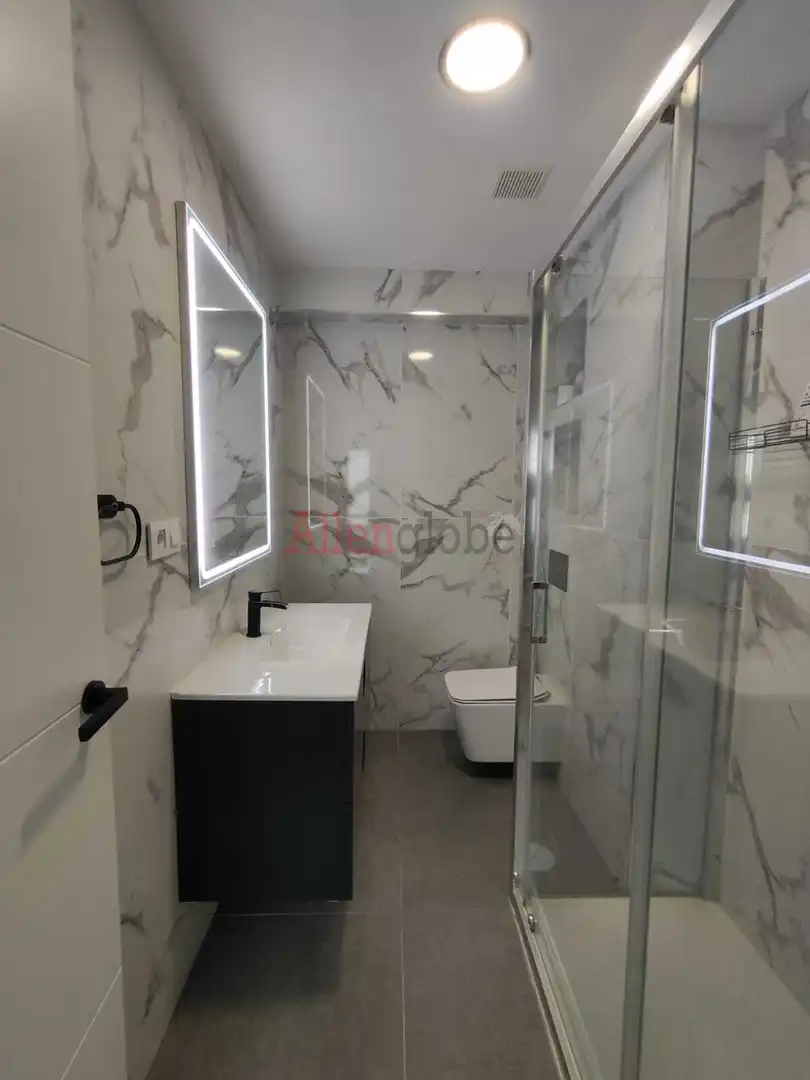 Badezimmer von Wohnung zum Verkauf in Oviedo  mit Heizung