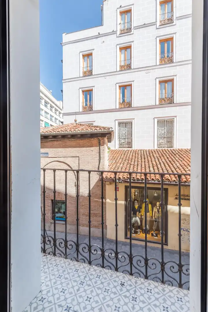 Vista exterior de Piso de alquiler en Madrid con Aire acondicionado, Calefacción y Amueblado