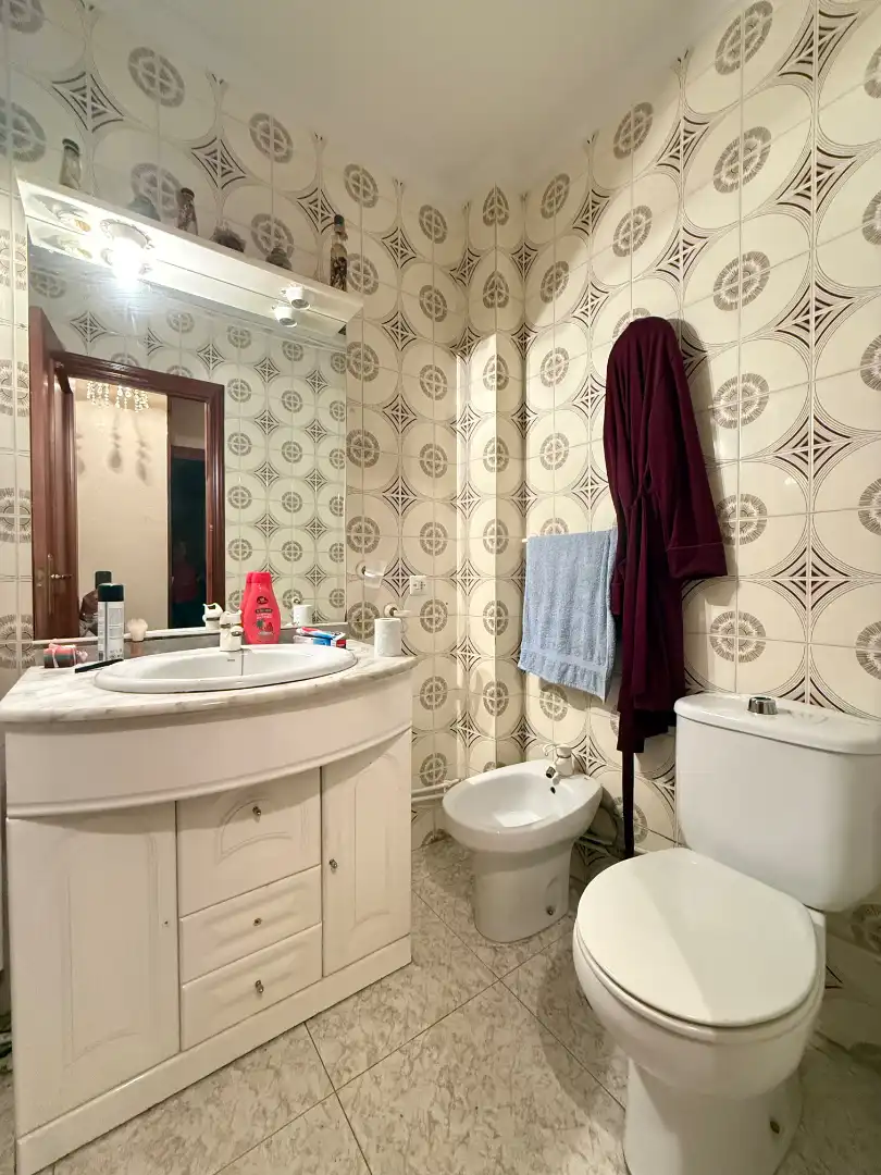 Bathroom of Flat for sale in Plasencia  with Furnished, Oven and Washing machine