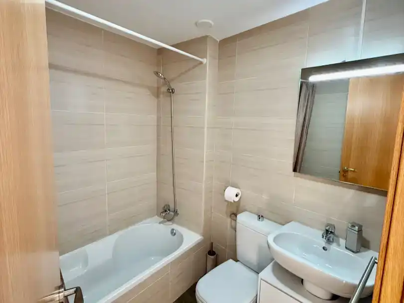 Badezimmer von Wohnung zur Miete in Pedrola mit Parkett, Möbliert und Balkon