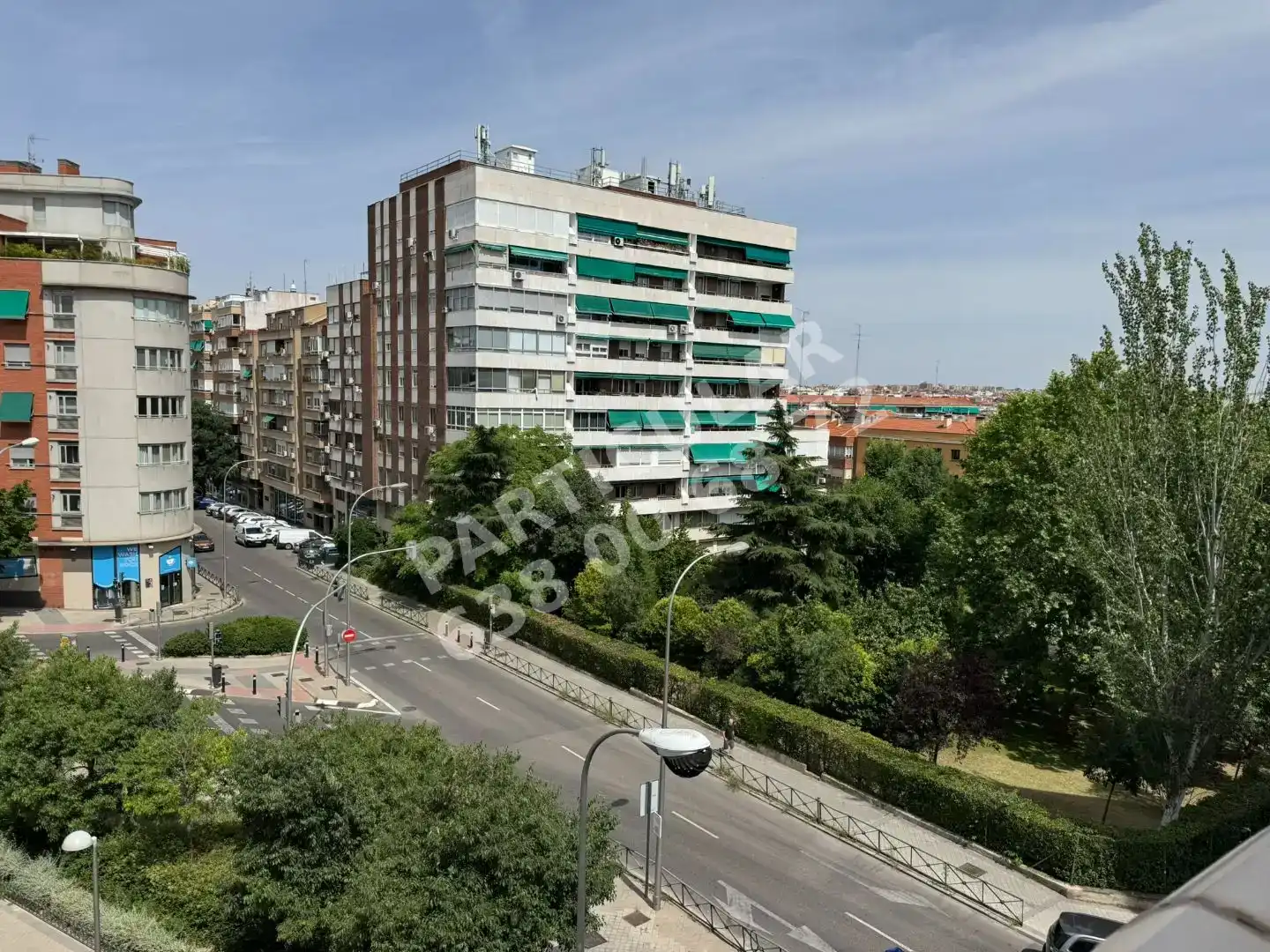 Vista exterior de Pis en venda en  Madrid Capital amb Aire condicionat