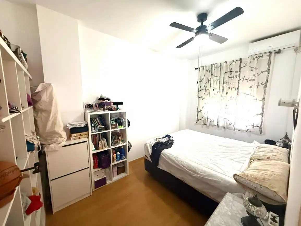 Habitación de Casa adosada en venta en Palomares del Río