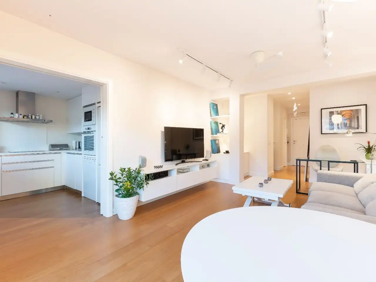 Sala d'estar de Pis en venda en Marbella amb Aire condicionat, Terrassa i Balcó