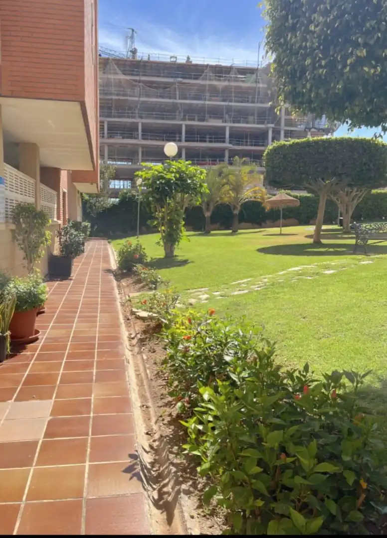Jardí de Pis en venda en Roquetas de Mar amb Aire condicionat, Calefacció i Moblat
