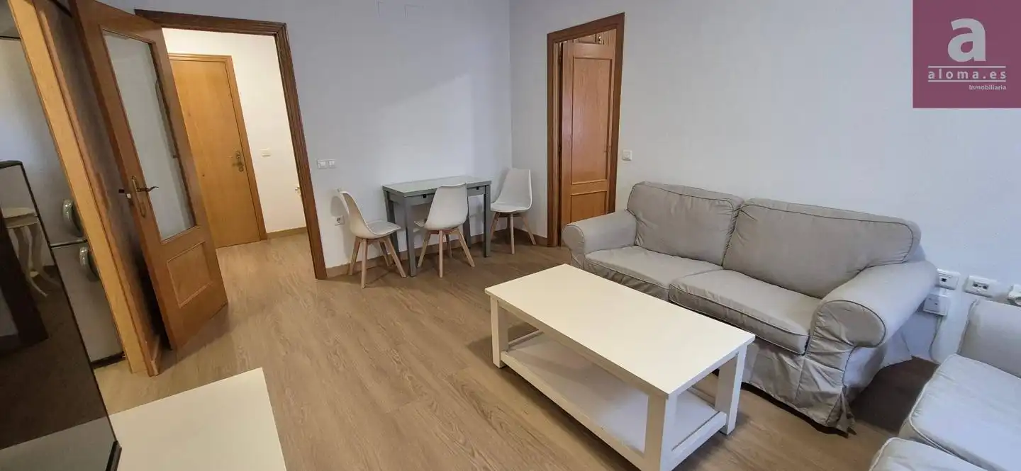 Sala de estar de Estudio de alquiler en Cáceres con Aire acondicionado, Trastero y Amueblado
