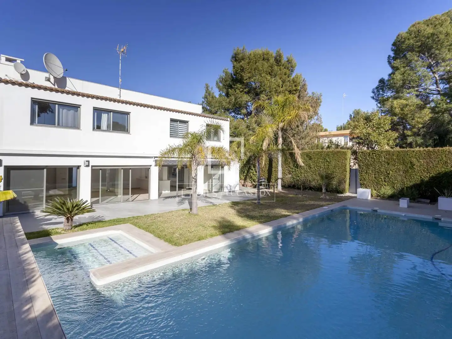 Vista exterior de Casa o chalet de alquiler en L'Eliana con Aire acondicionado, Jardín privado y Trastero
