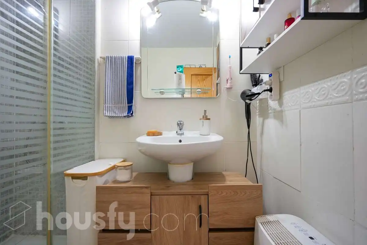 Bathroom of Flat for sale in Madrid  with Heating and Furnished