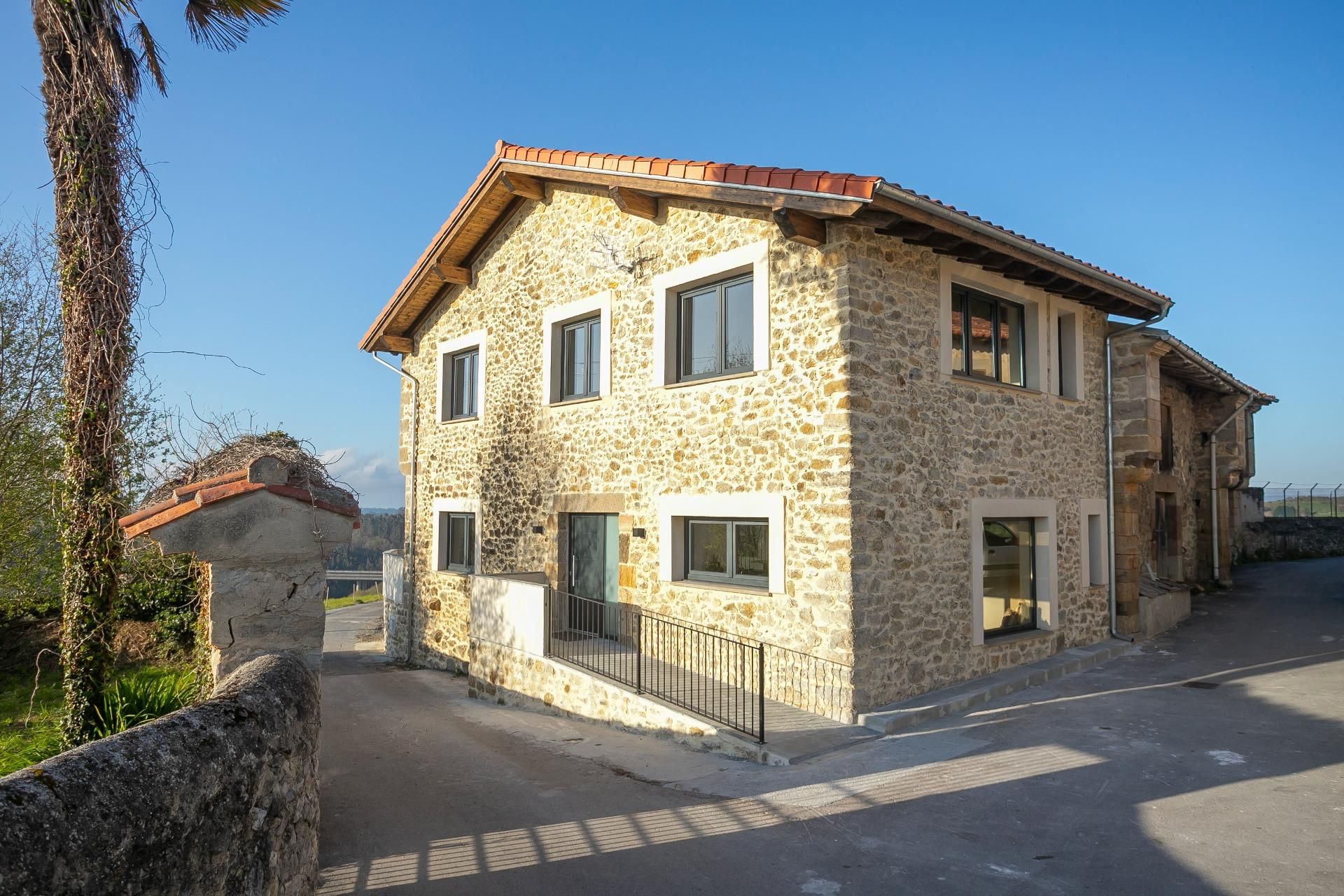 Exterior view of Single-family semi-detached for sale in Valdáliga  with Heating