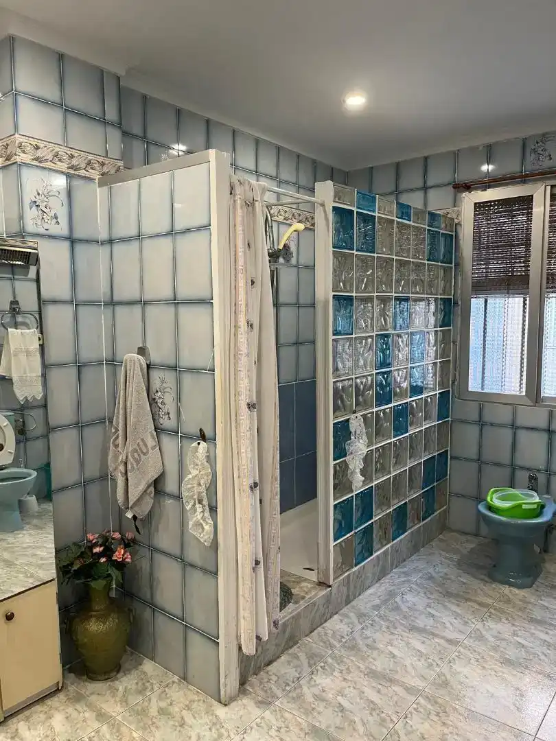 Badezimmer von Erdgeschoss zum Verkauf in Burjassot